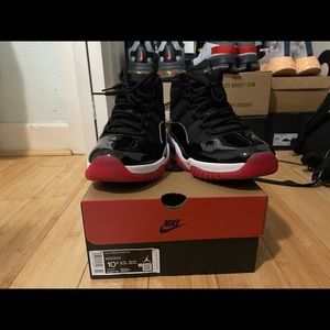 Air Jordan 11 Bred